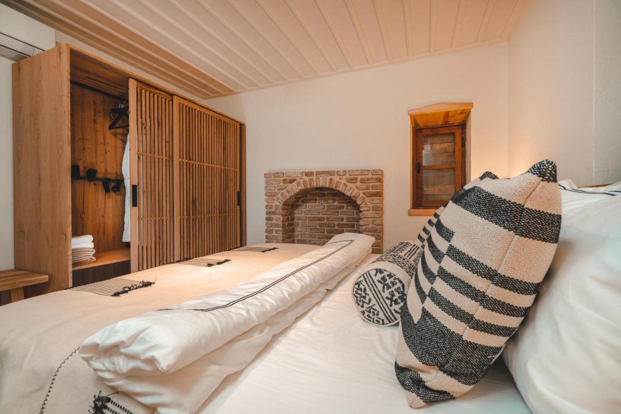6 Rooms By Azumare Side Exterior foto