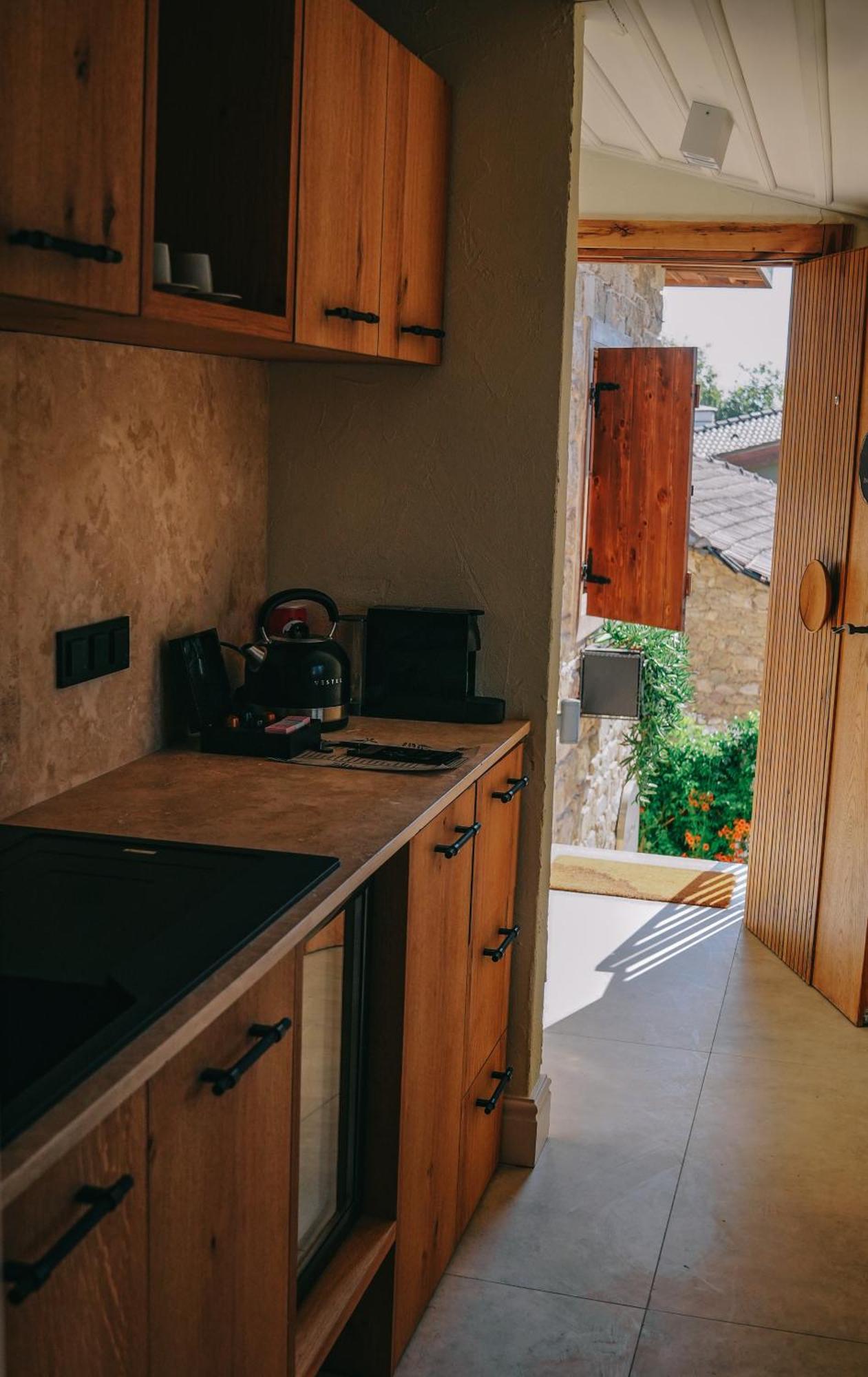 6 Rooms By Azumare Side Exterior foto